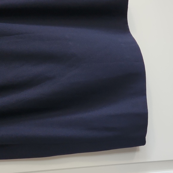 Gorgeous Navy Blue Fully Lined Classic Business Skirt, size 14 - Picture 2 of 11